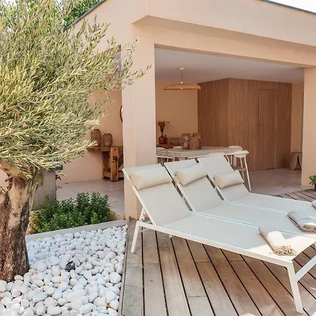 Luciana Di Santa Lucia 别墅