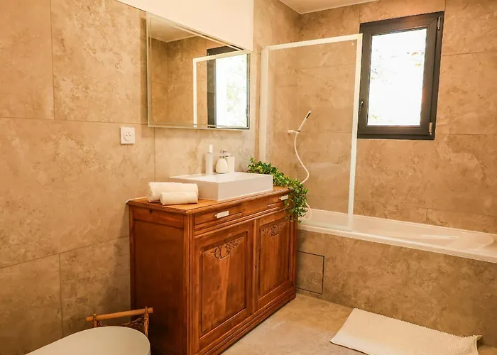 Luciana Di Santa Lucia Villa