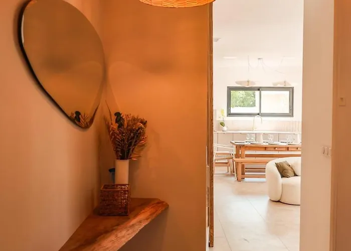 Luciana Di Santa Lucia Villa