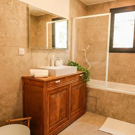 Luciana Di Santa Lucia Villa