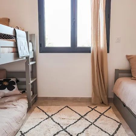 فيلة Luciana Di Santa Lucia *