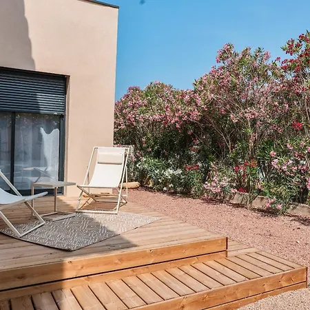 Luciana Di Santa Lucia *