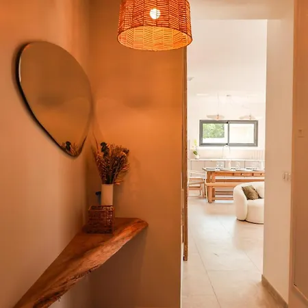 Luciana Di Santa Lucia Villa