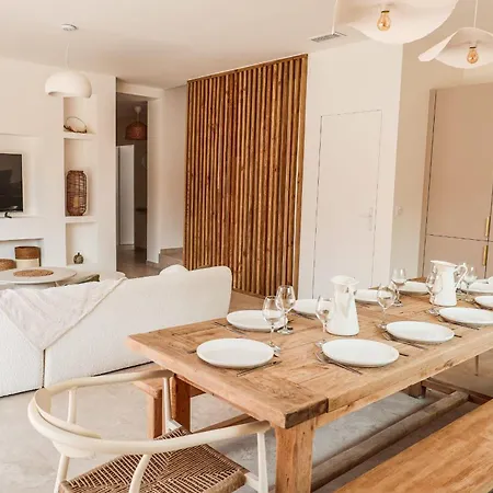 فيلة Luciana Di Santa Lucia