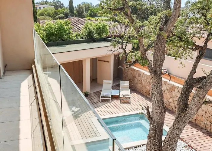 Luciana Di Santa Lucia סנט-לוסידה פורטו-וקיו