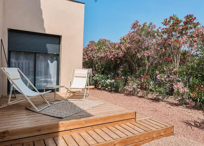 Luciana Di Santa Lucia *