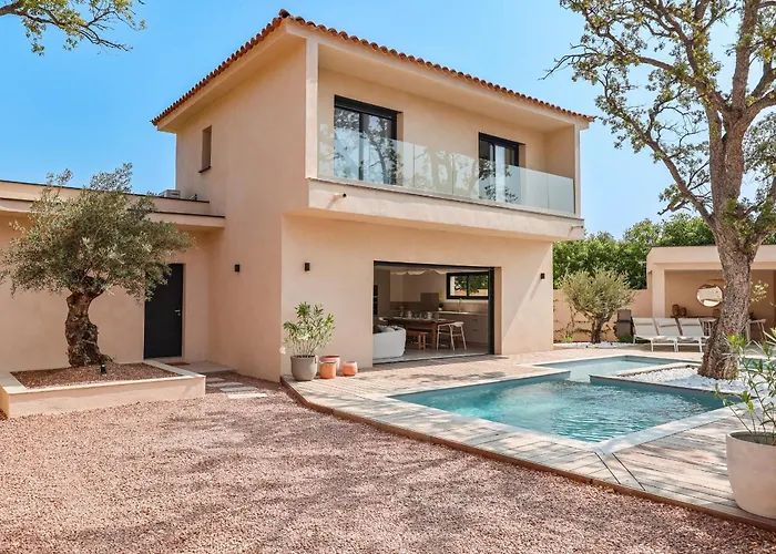 Luciana Di Santa Lucia סנט-לוסידה פורטו-וקיו